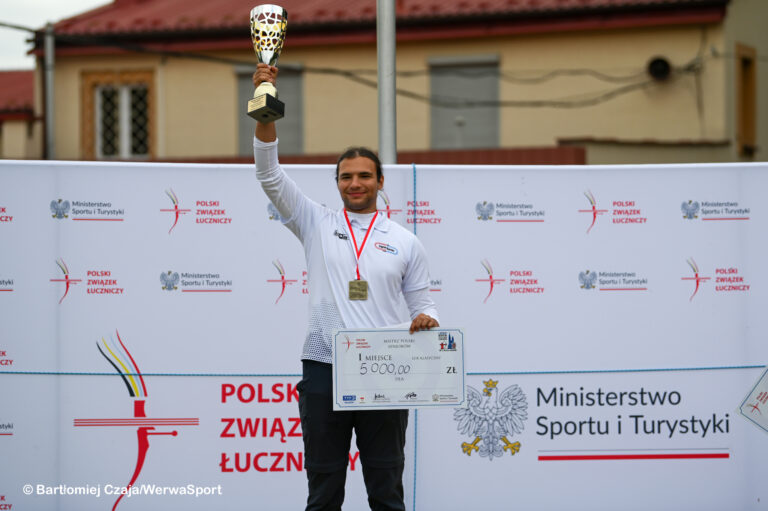 Tymoteusz Łukasik i Blanka Malinowska mistrzami Polski w łukach klasycznych